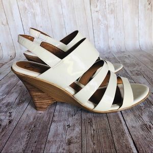 Sofft Off White Patent Leather Wedges 9 1/2